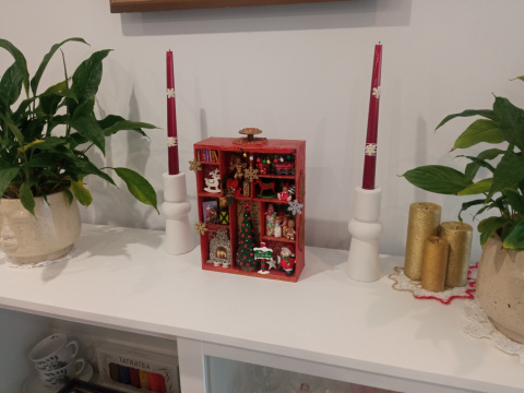 Ręcznie wykonane pudełko świąteczne Diorama 12. Ręcznie wykonane pudełko świąteczne Diorama 12.